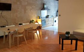 Appartement quartier historique proche des Halles
